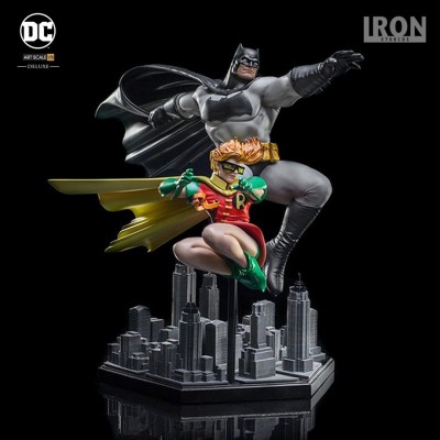 Action figure Batman & Robin Deluxe Art Scale 1/10 from The Dark Knight Returns By Frank Miller
