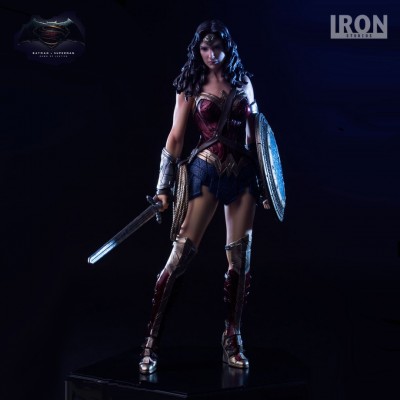 Action figure Wonder Woman Art Scale 1/10 from Batman V Superman by iron studios